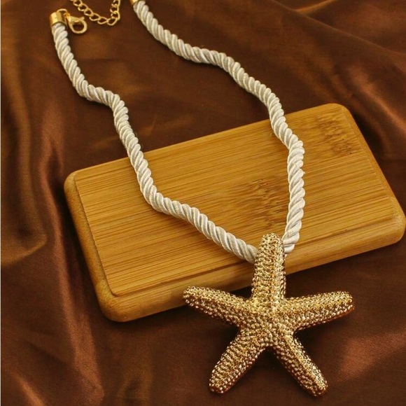 Anthropologie Gold oversized Starfish pendant cream rope Necklace - Picture 3 of 6